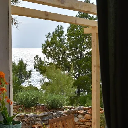 Holiday home Robinzonska Kuca Mare Murter