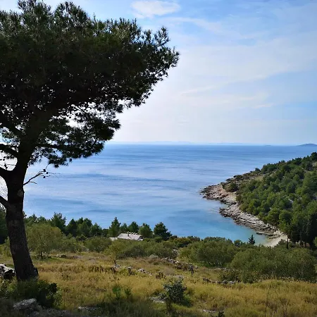 Holiday home Robinzonska Kuca Mare Murter