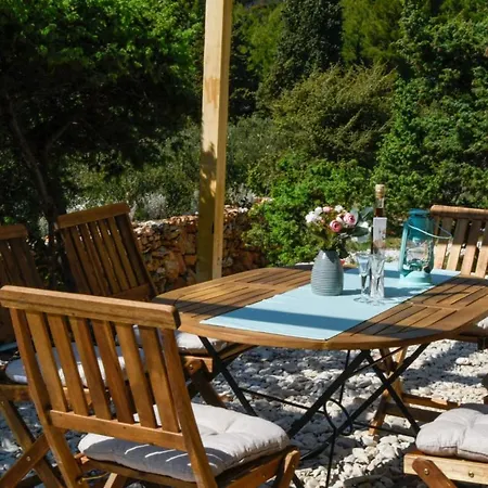 Robinzonska Kuca Mare Holiday home Murter