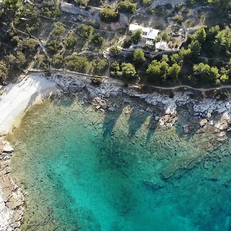 Holiday home Robinzonska Kuca Mare *