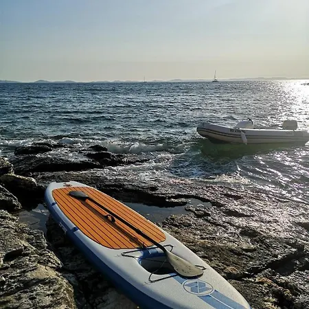 Robinzonska Kuca Mare *