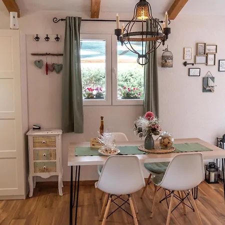 Robinzonska Kuca Mare Holiday home