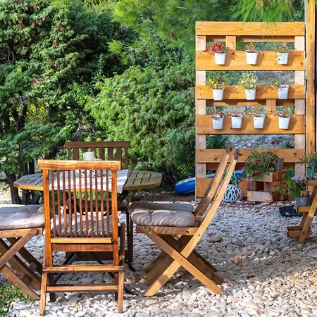 Robinzonska Kuca Mare Holiday home *