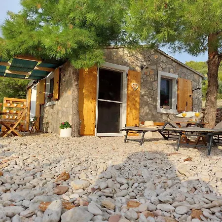 Robinzonska Kuca Mare Holiday home *