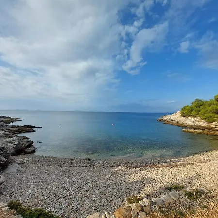 Robinzonska Kuca Mare Holiday home Murter